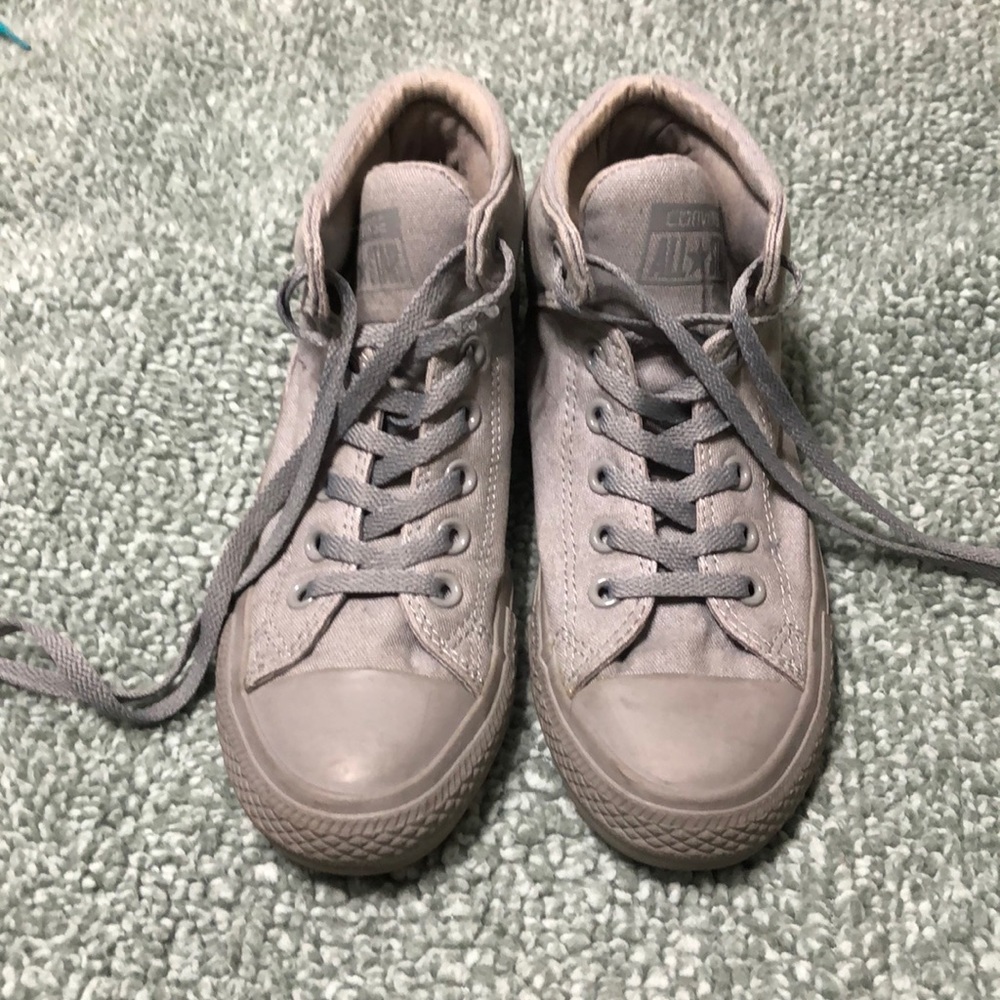 Converse All Stars women’s size 8 high top gray